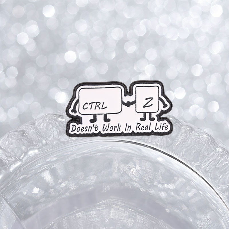 Pin Enamel Meme Teknologi Lucu - Tech Accessories For Work ulasan dan harga
